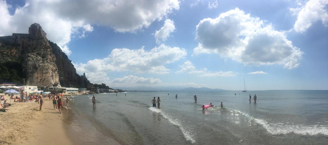 Beach Holiday Villa Terracina Exterior photo