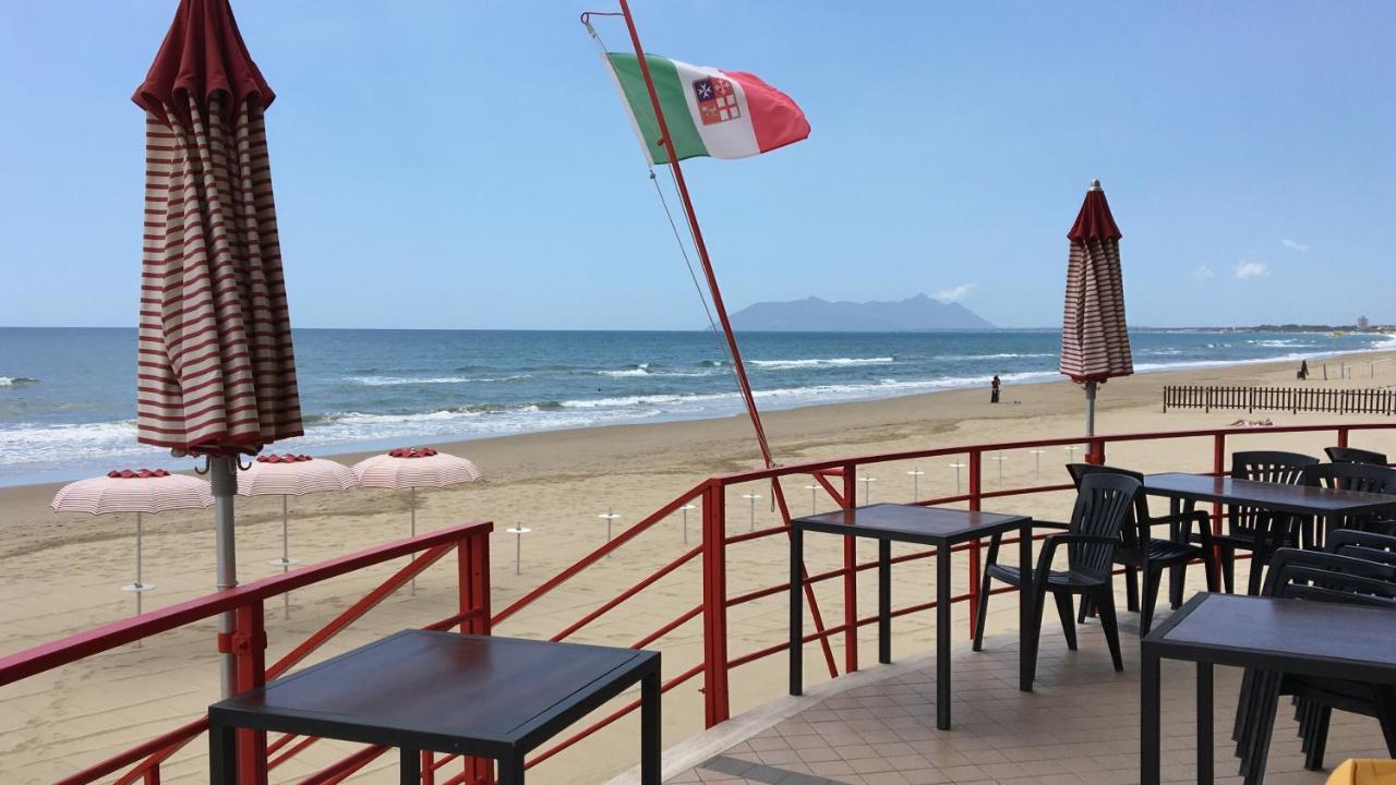 Beach Holiday Villa Terracina Exterior photo