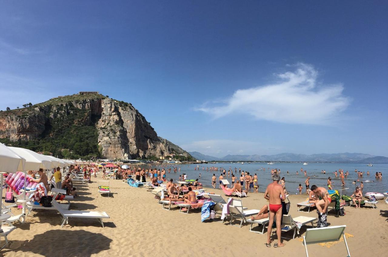 Beach Holiday Villa Terracina Exterior photo